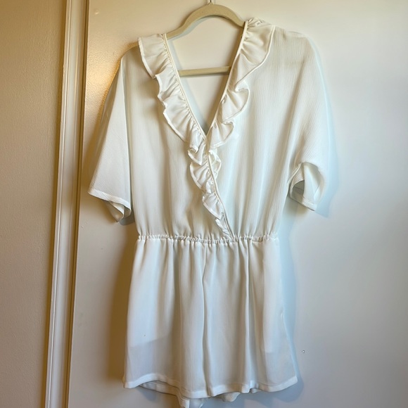 Lauren Conrad white romper - Picture 1 of 3
